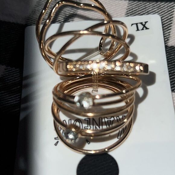 Two sets of stackable goldtone rings size 9 - Picture 7 of 8